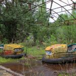 Adéntrate en el impactante cementerio de coches de Chernóbil