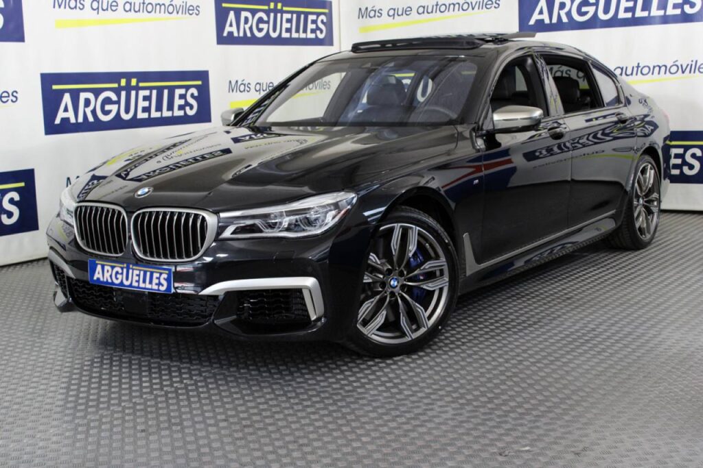 Un coche Km 0 de 606 CV… M760LI  nacido para ser conducido