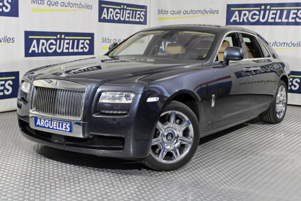 El Significado y la Historia de la Nomenclatura “Ghost” en Rolls-Royce: De la Leyenda al Lujo Eterno
